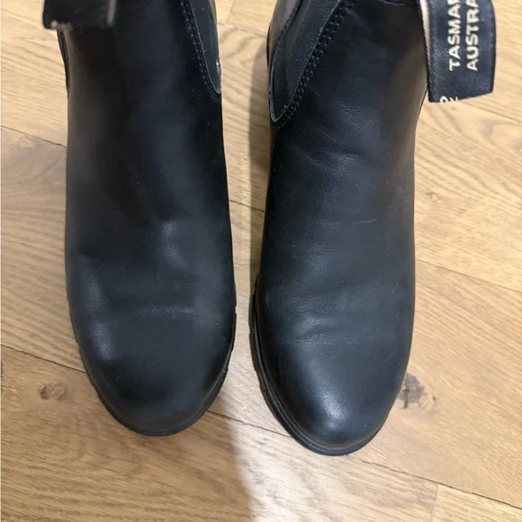 Blundstone Black Ankle Booties - Picture 2 of 7